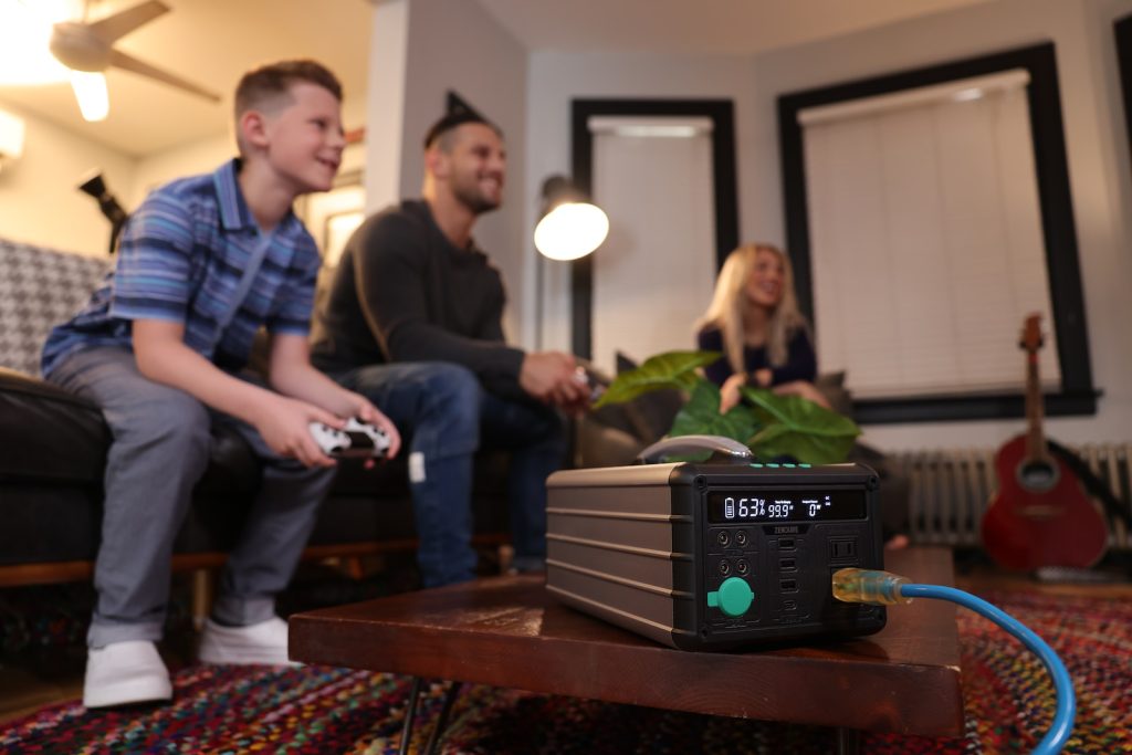 Juega videojuegos con un generador solar. Que la diversión no se detenga