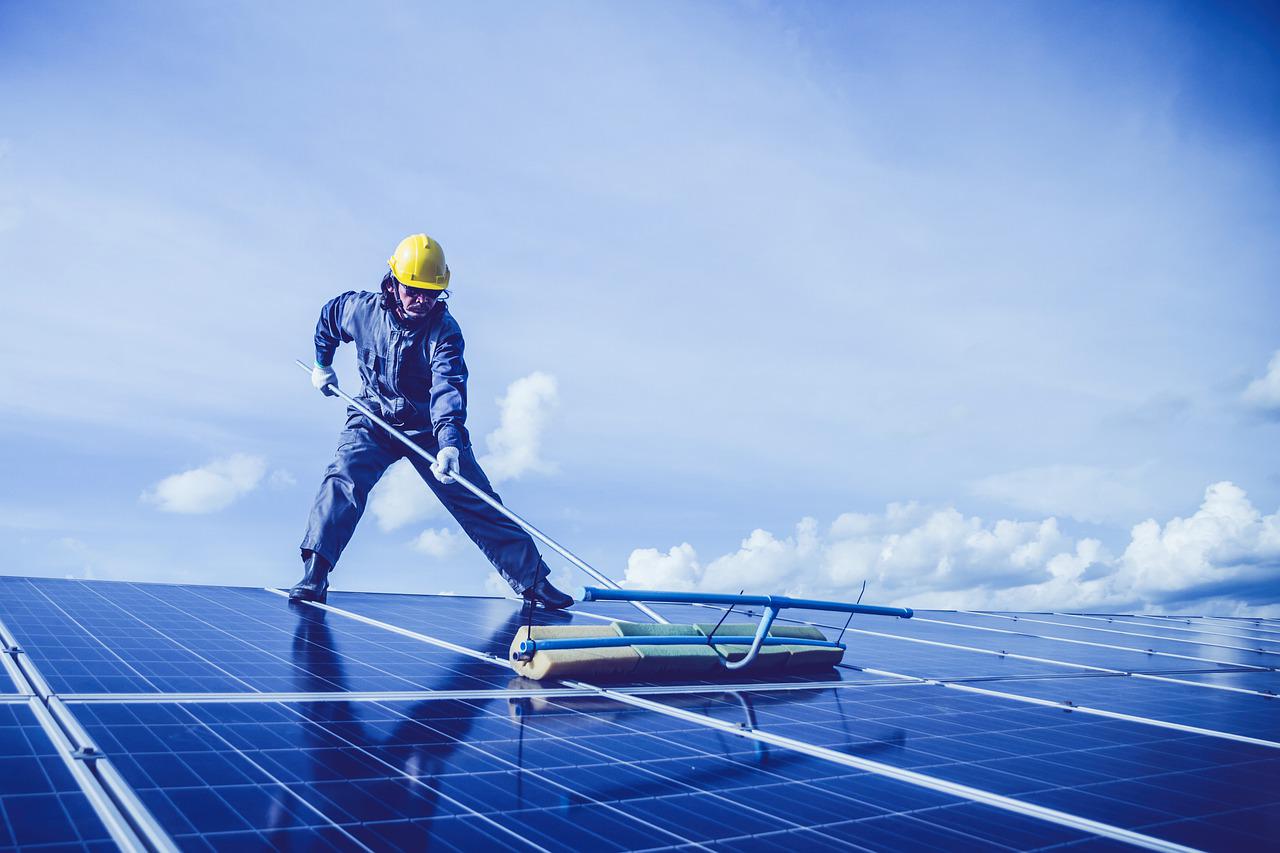 Mantenimiento de paneles solares: lo que necesitas saber