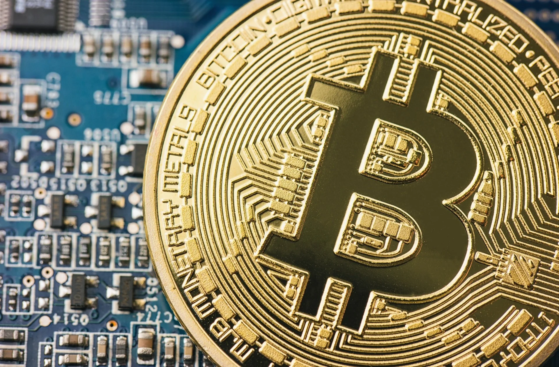 ¿Minar criptomonedas con paneles solares?