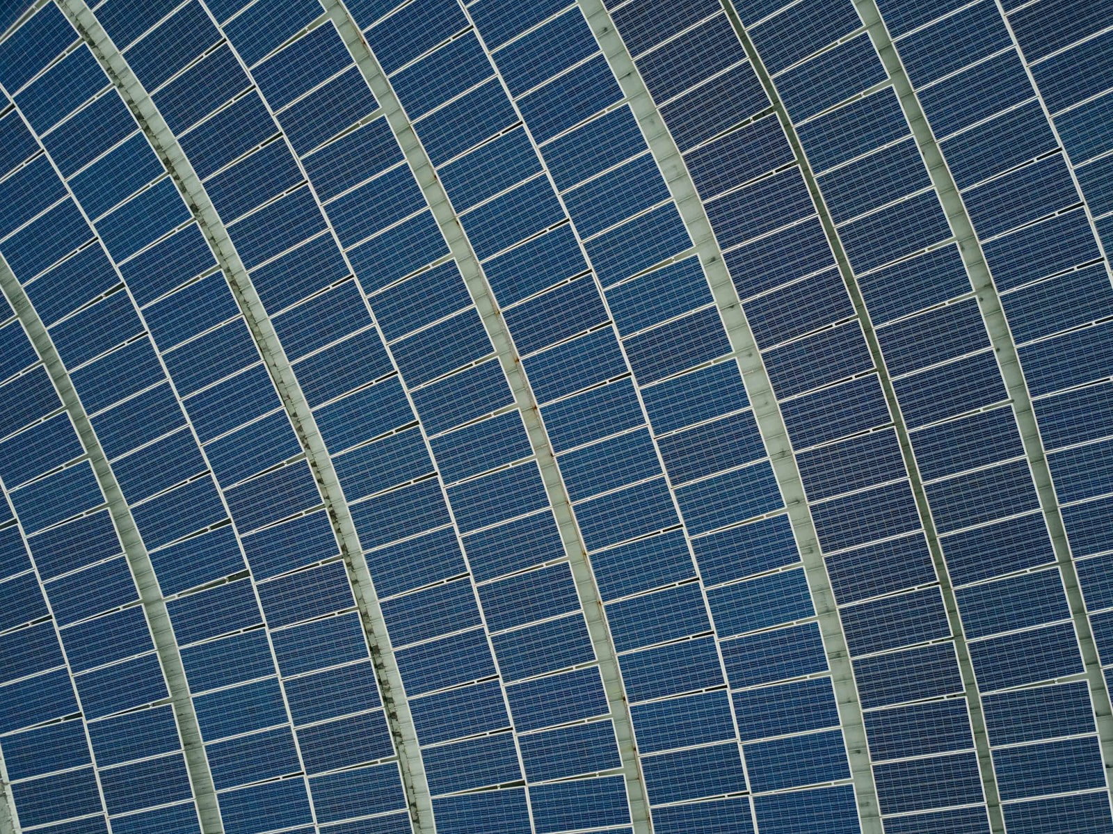 Paneles solares cuánticos: un nuevo material que podría cambiarlo todo