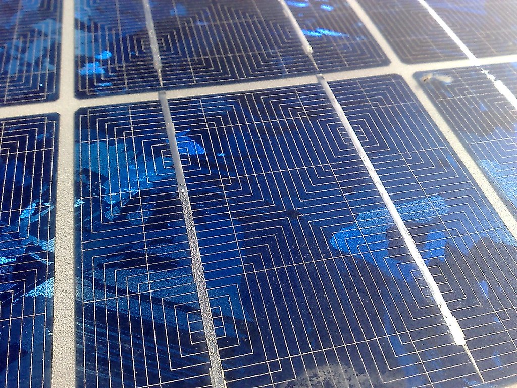 Logran crear placas solares con diamante